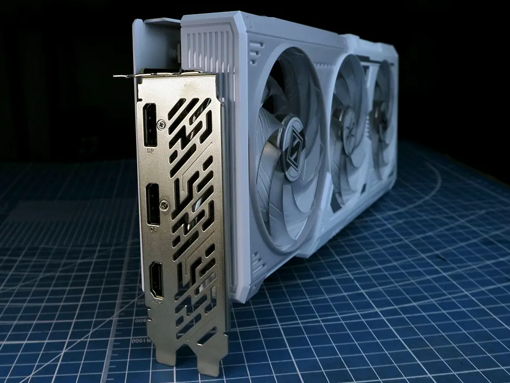 AMD Siapkan GPU Flagship UDNA, Penantang Serius RTX 5080 di 2026?