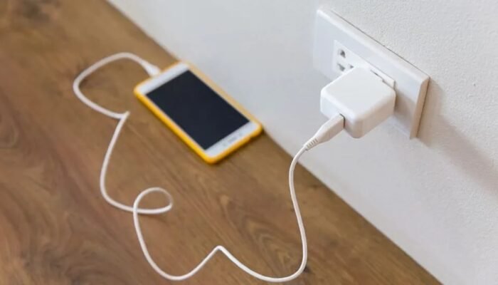 5 Tips Charge HP yang Benar agar Baterai Lebih Awet dan Terhindar dari Overcharging