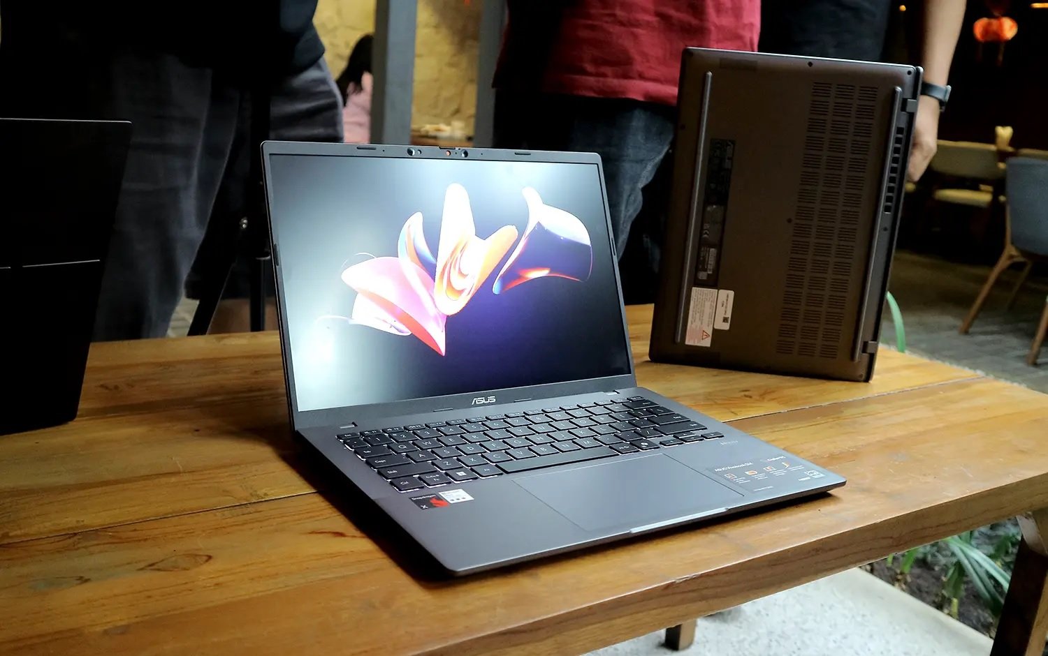 ASUS Vivobook S14 (S3407QA): Laptop AI Murah dengan Copilot+, Cocreator, dan Desain Premium