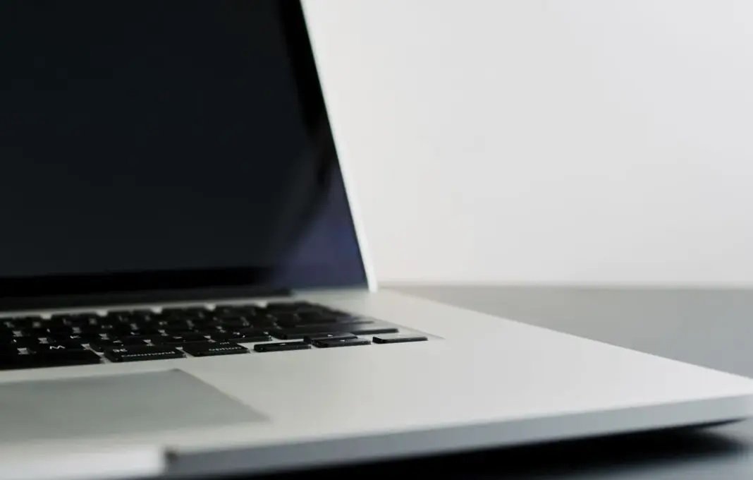 12 Cara Memperkuat Sinyal WiFi di Laptop Biar Internetan Ngebut — Nomor 7 Sering Diremehkan!