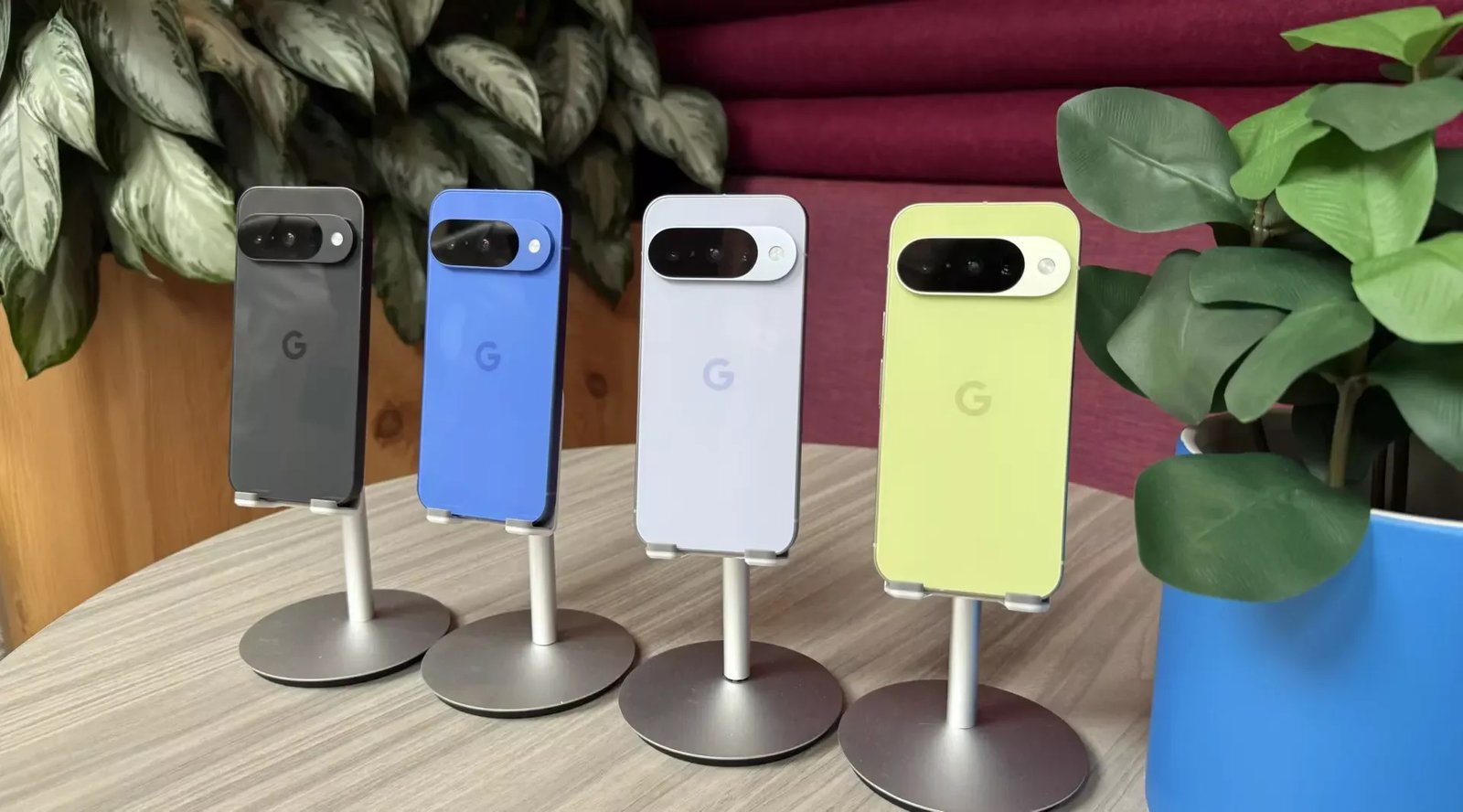 Google Pixel 10 vs Samsung Galaxy S25, Duel Panas di Kelas Premium! Siapa Unggul?