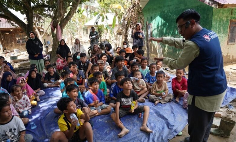 TelkomGroup Bantu Korban Banjir Aceh Tamiang, Fokus Trauma Healing Anak-anak